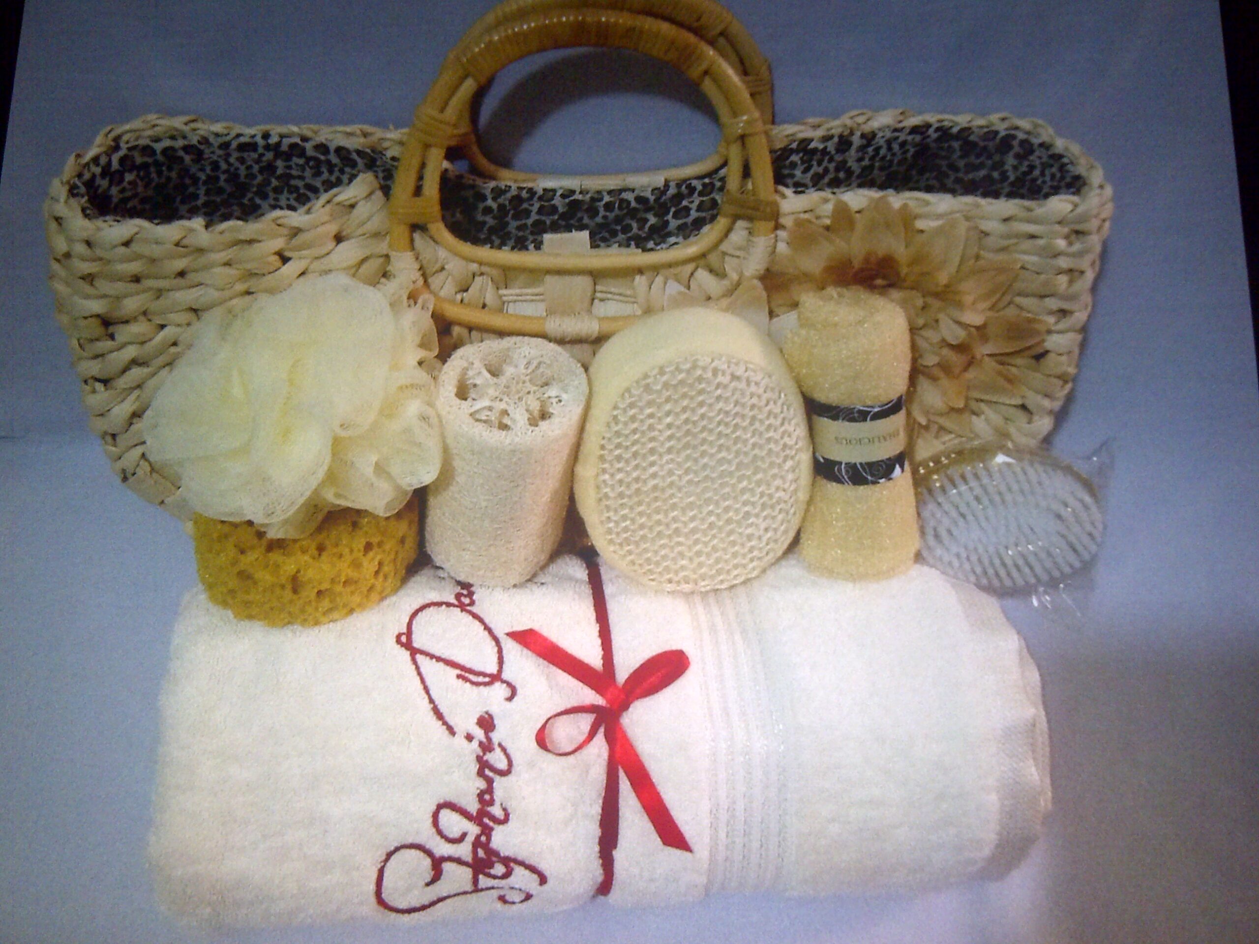 This bath gift is for one hardworking fan!